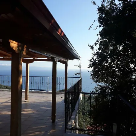 Casa Trifamiliare
